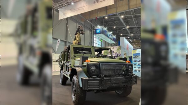 Die ACS Armoured Car Systems GmbH mit Sitz in Friedberg-Derching hat einen Folgeauftrag für das Luftlandefahrzeug ENOK AB (Airborne) erhalten