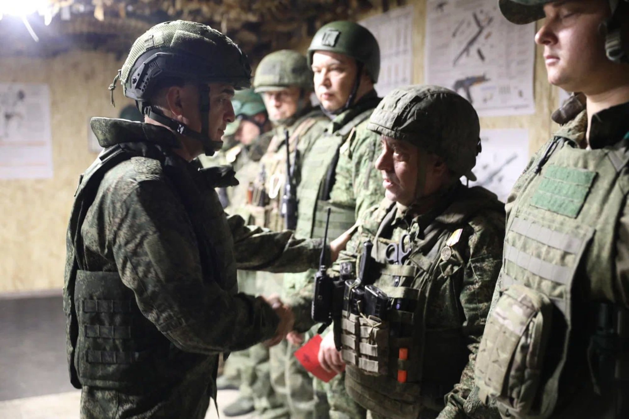 Russland: Russische Soldaten in Gefechtsausrüstung, Symbolbild für den Einsatz von Truppen in Pokrowsk.