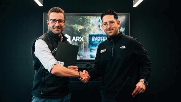 UXS Alliance: Florian Seibel, CEO von Quantum Systems, und Marc Wietfeld, CEO und Gründer von ARX Robotics, haben eine Partnerschaft zur Stärkung der Einsatzbereitschaft der Bundeswehr und ihrer Verbündeten geschlossen.