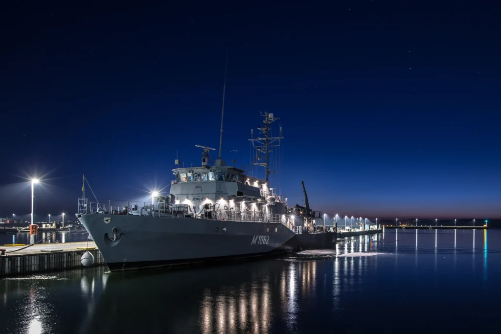 Minenjagdboot M 1062 SULZBACH-ROSENBERG liegt einsatzbereit im Marinestützpunkt Kiel.