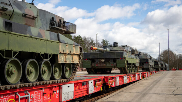 Bahnverladung der Leopard 2 A6 Panzer für die Ukraine an der Verladerampe in Bergen-Belsen.