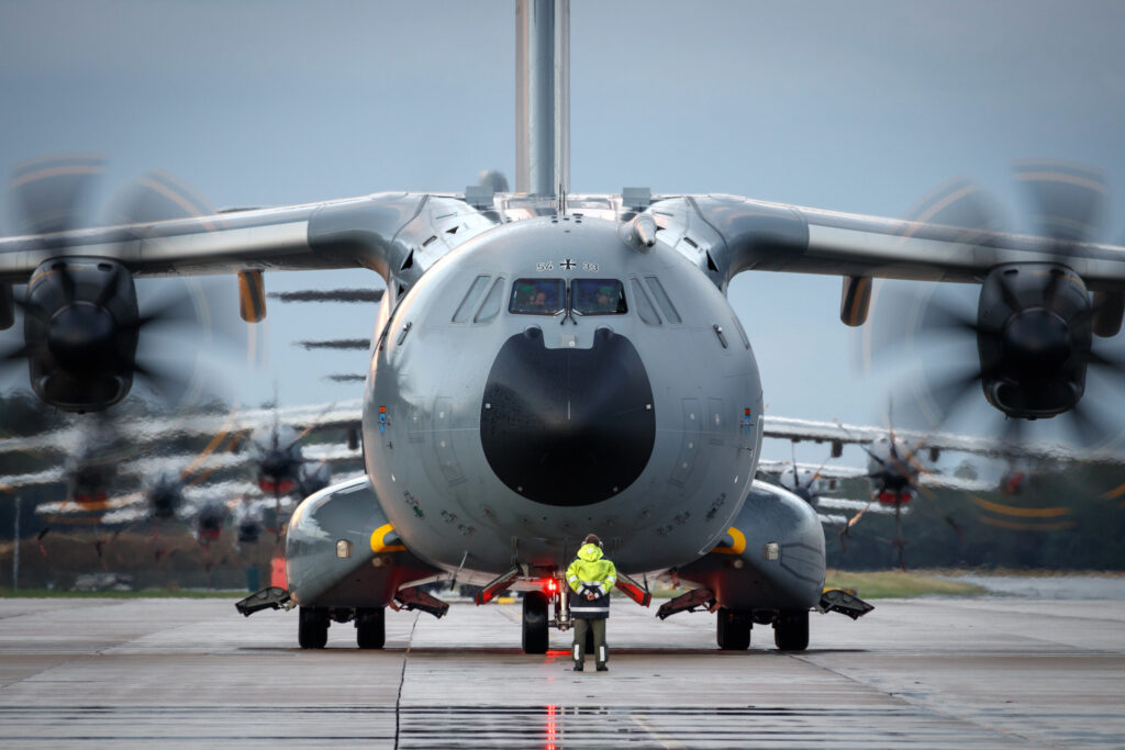 Bundeswehr Symbolbild: Transportflugzeug Airbus A400M auf dem Fliegerhorst Wunstorf.
