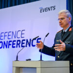 Generalmajor Lutz Kohlhaus, designierter Stellvertretender Inspekteur Luftwaffe, Kommando Luftwaffe eröffnete den Reigen der Vorträge des cpm Air Defence Summit mit seiner Keynote zum Thema „Bodengebundene Luftverteidigung“.