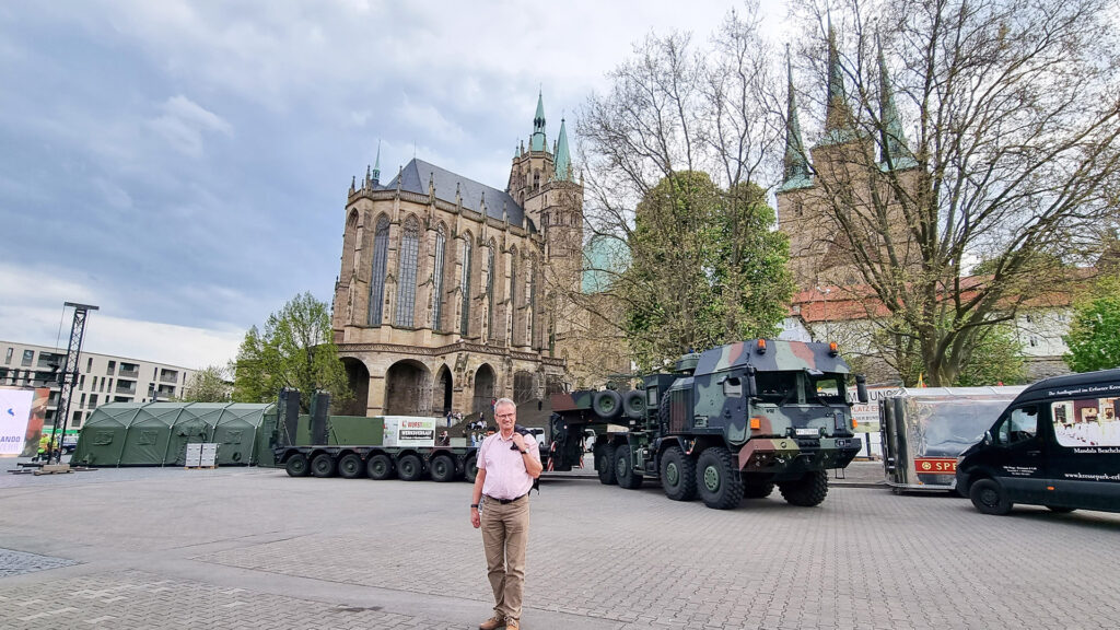 Rainer Krug, Chefredakteur cpmFORUM beim Tag der offenen Tür des Logistikkommandos auf dem Domplatz in Erfurt.