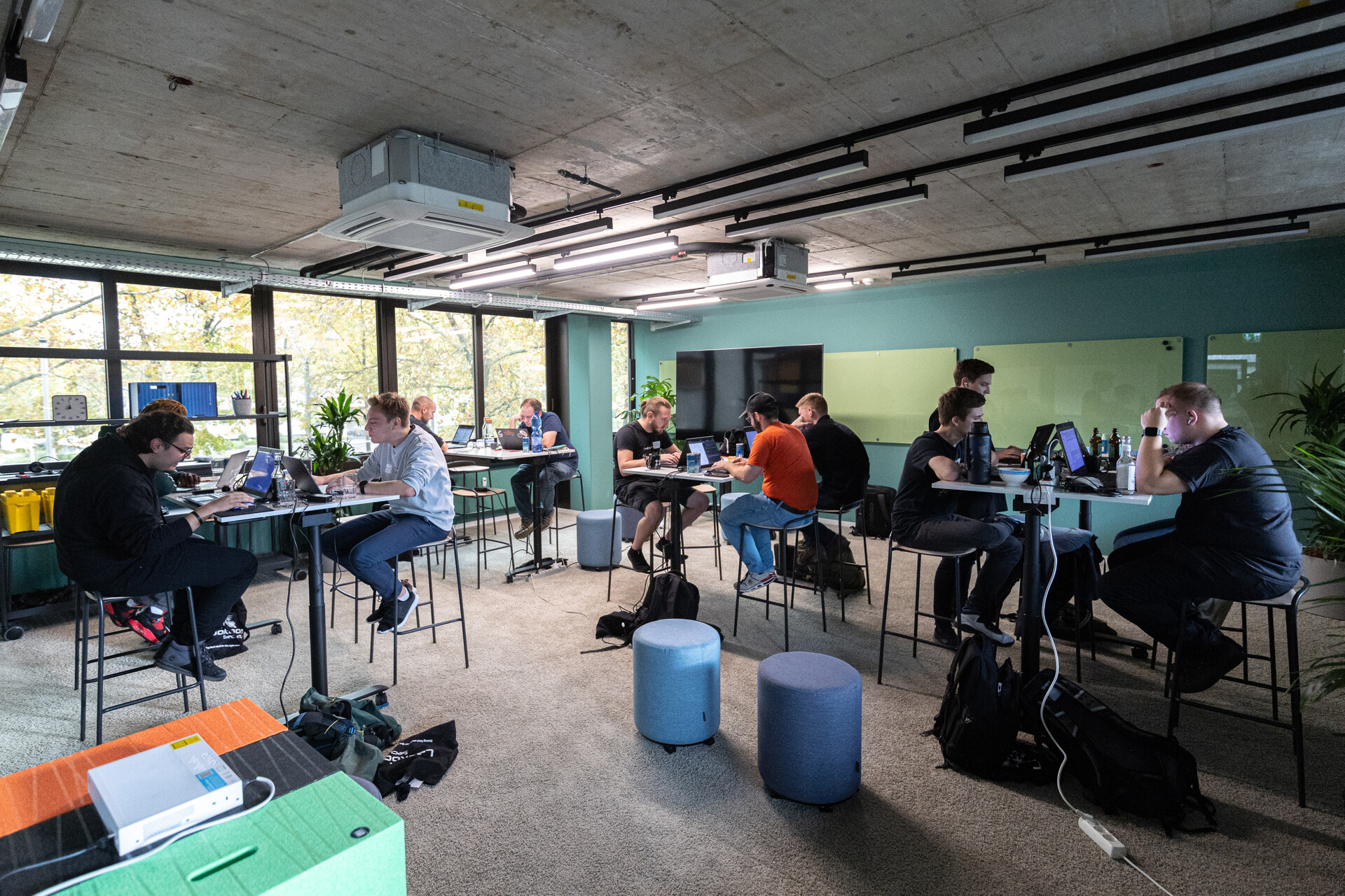 Cyber Security-Challenge in Bonn Hacker bei der Arbeit.