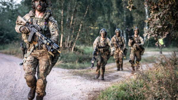 Brigade einsatzbereit: Stürmende Soldaten
