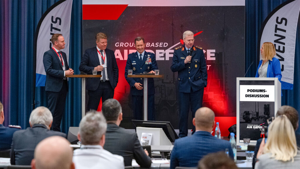 Eindrücke vom Ground Based Air Defence Summit 2024 von cpm in Berlin. Podiumsdiskussion.