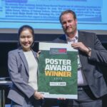 Chi-Jen Wu, Doktorandin und Direktorin der Pflegeabteilung im Armed Forces General Hospital von Kaohsiung in Taiwan, erhielt auf der DiMiMED 2025 den PosterAward von Tobias Ehlke, Inhaber der CPM Verlag GmbH.