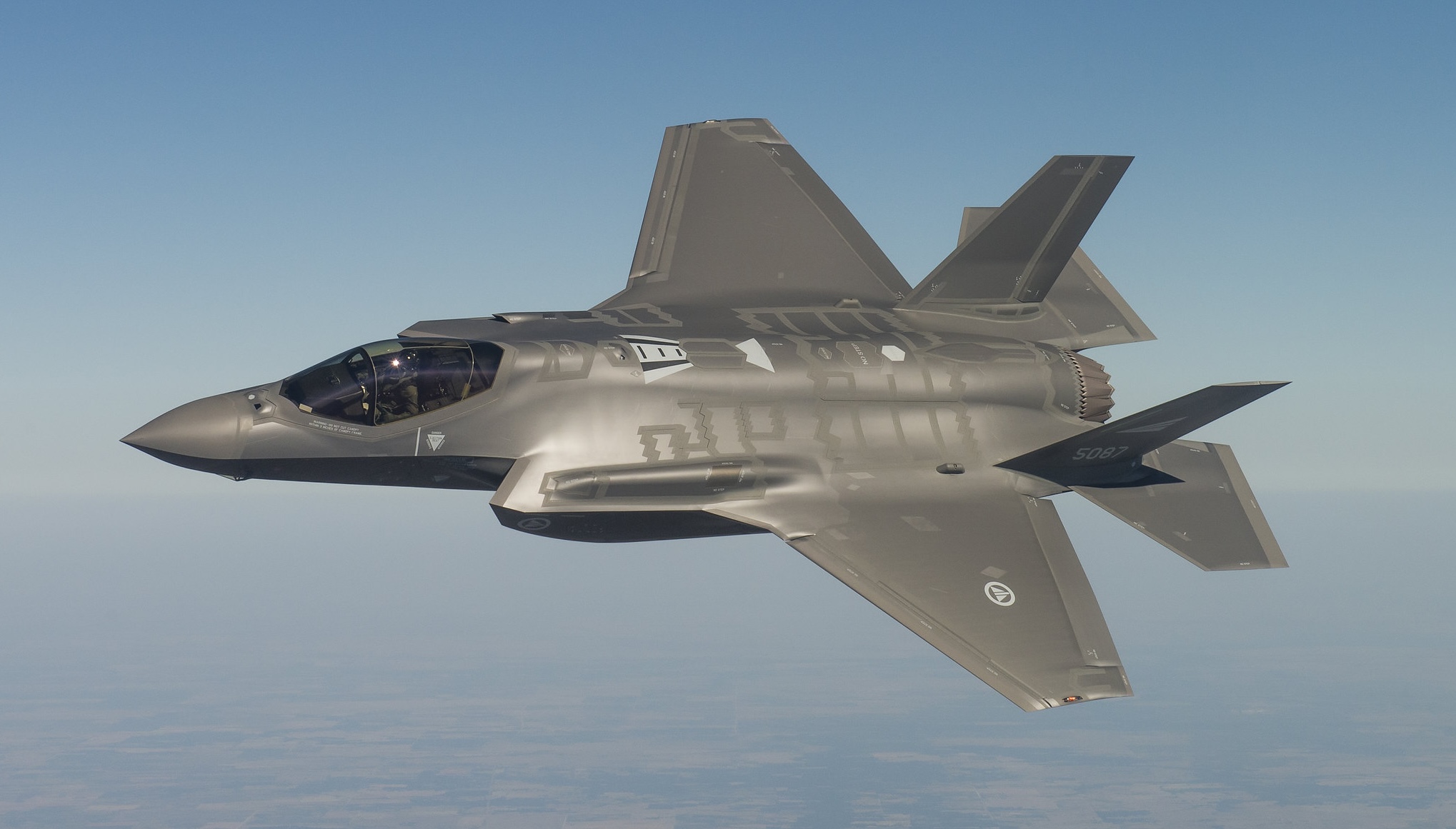 2015 wurde das erste Exemplar von Norwegens F-35 an den NATO-PArtner übergeben.