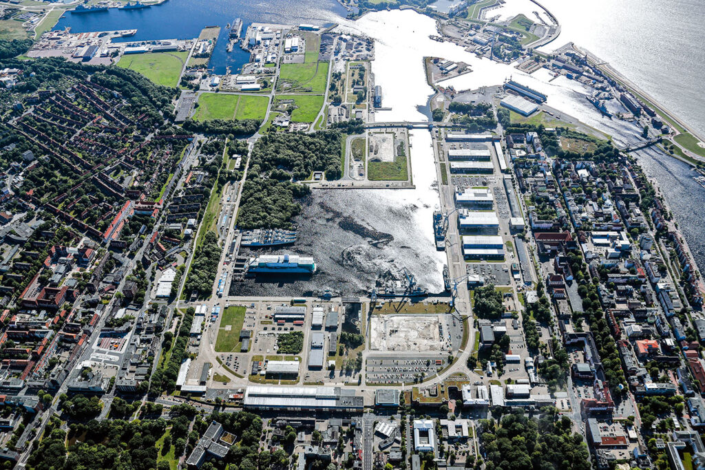 Luftbild Marinearsenal Wilhelmshaven. Foto: Julia Kelm / MarKdo, PrSt EinsFltl 2 ASt Nordholz