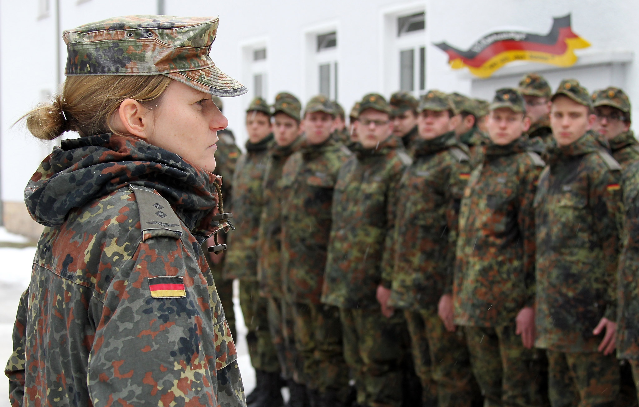 Ein Zug der letzten Wehrpflichtigen der Bundeswehr im Jahr 2011. Diese Strukturen müssen für den Fall der Landesverteidigung wieder aufgebaut werden, dies soll der Neue Wehrdienst erreichen.