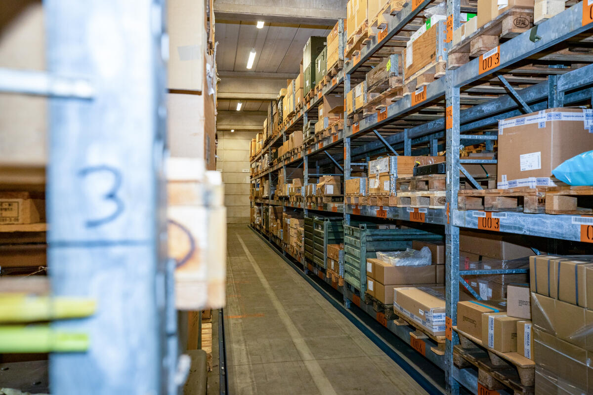 Hochregalsystem stehen in einer der Lagerhallen für verschiedene Materialien im Materiallager in Ochtrup, am 30.01.2023.