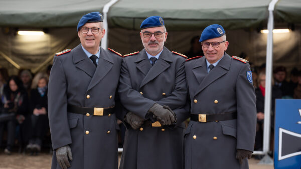 Übergabe der Dienstgeschäfte von Generalstabsarzt Dr. Stephan Schoeps (rechts im Bild) an Generalstabsarzt Dr. Norbert Weller (links im Bild) durch den Inspekteur des Sanitätsdienstes der Bundeswehr, Generaloberstabsarzt Dr. Ulrich Baumgärtner, auf der Festung Ehrenbreitstein in Koblenz.