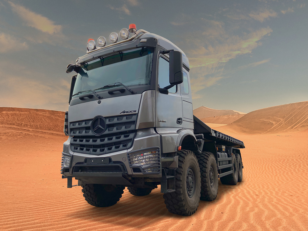 Mercedes-Benz Acros 4152 8x8 bei der diesjährigen Defence Trucks Experience.