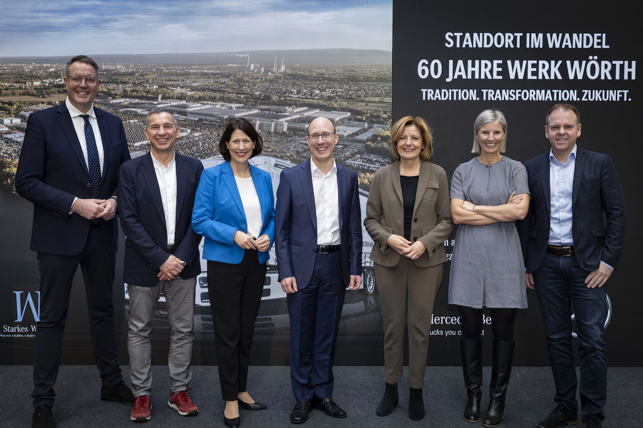 Mercedes-Benz feiert 60 Jahre Werk Wörth