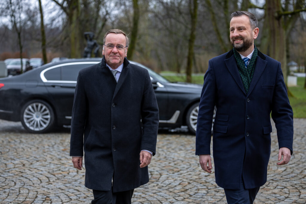 Bundesminister der Verteidigung, Boris Pistorius, mit dem Verteidigungsminister der Republik Polen, Wladyslaw Kosiniak-Kamysz in Warschau.