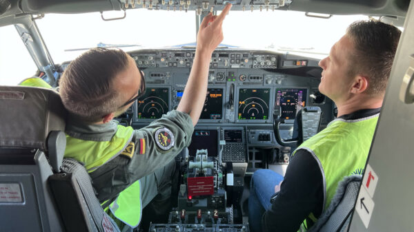 In der stufenweisen Vorbereitung auf die Einführung des neuen deutschen Seefernaufklärers P-8A Poseidon ab 2025 erhalten aktuell bereits die Techniker der Deutschen Marine ein Theorie-, Praxis- und "On-the-job"-Training am Grundmuster Boeing 737NG.