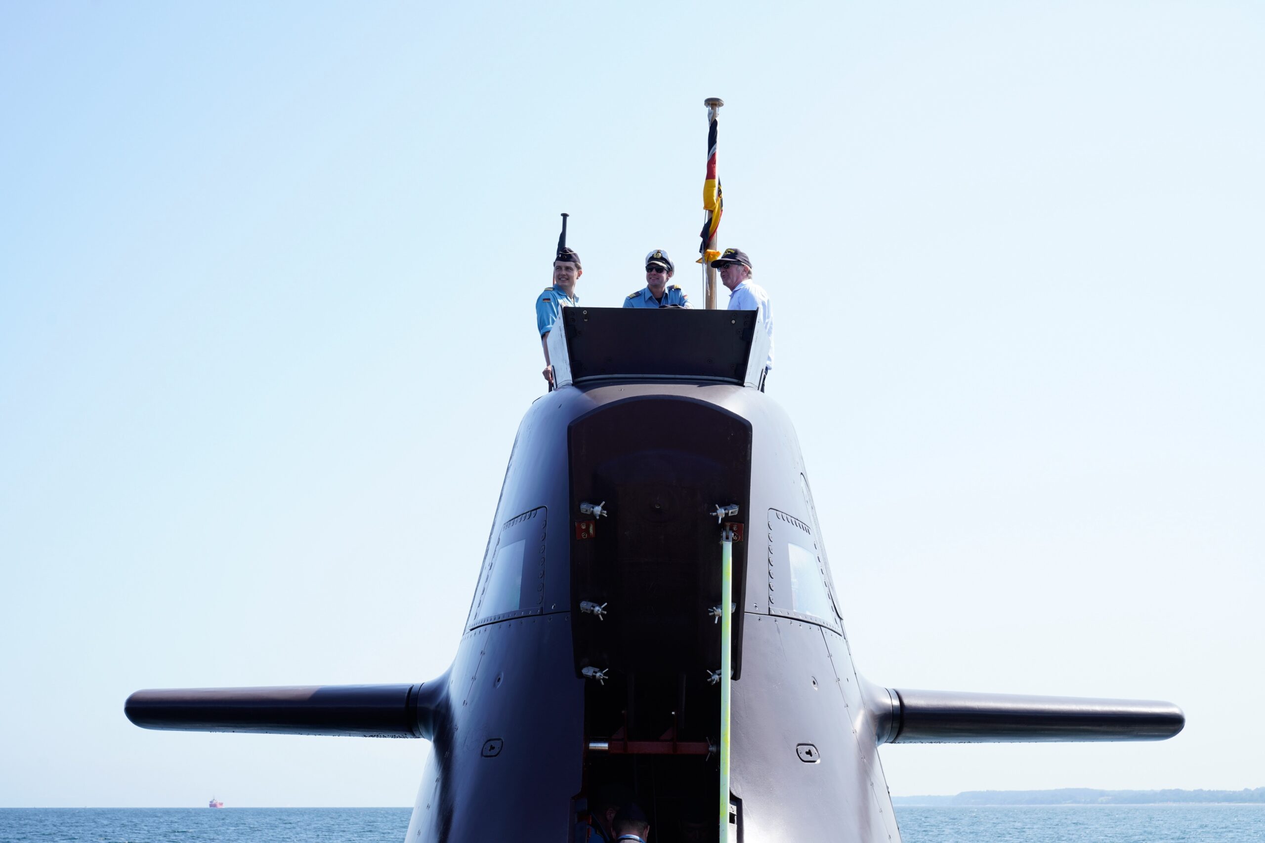 Bei seinem Besuch des deutschen U-Boot-Geschwaders in Eckernförde berichtete Verteidigungsminister Boris Pistorius von seinen Plänen, vier weitere U 212CD zu beschaffen.