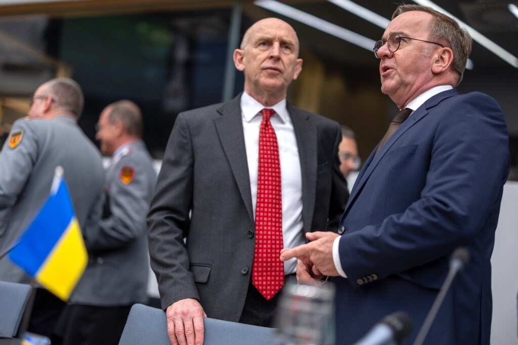 Sie führen jetzt die Ukraine-Kontaktgruppe: Bundesminister der Verteidigung, Boris Pistorius, gemeinsam mit dem britischen Amtskollegen, John Healey