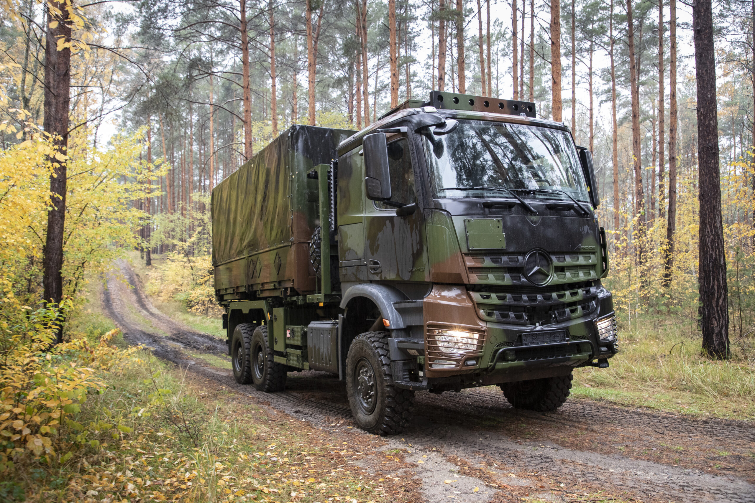 Mercedes-Benz Arocs 6x6. Daimler Truck erhält Großauftrag von Bundeswehr-Mobilitätsdienstleister BwFuhrparkService