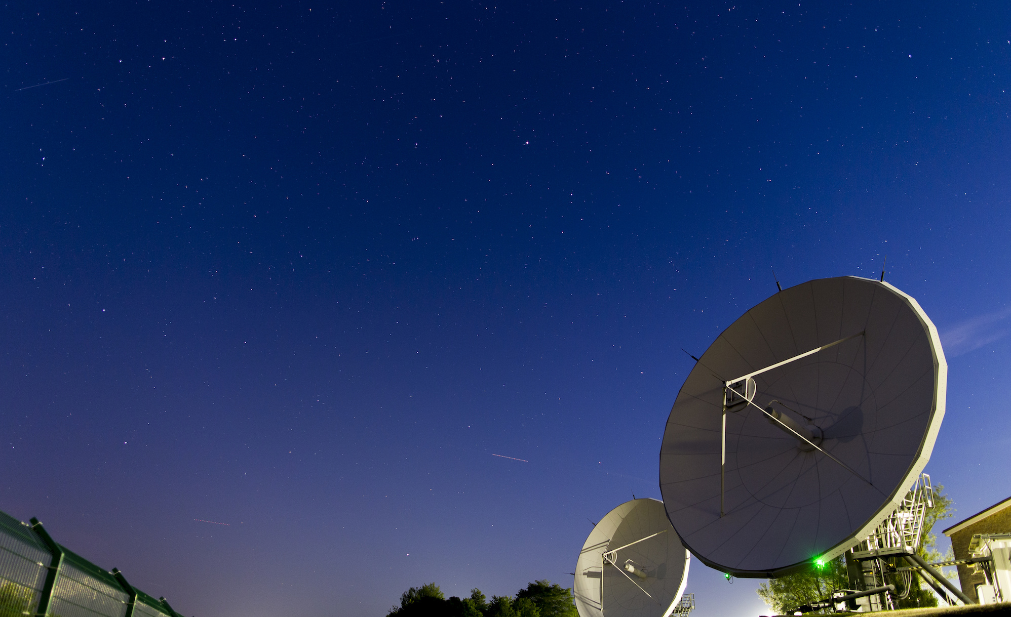Rolle des Weltraums: Stationäre Satellitenkommunikation am Standort Gerolstein. Foto: Bundeswehr / Torsten Kraatz