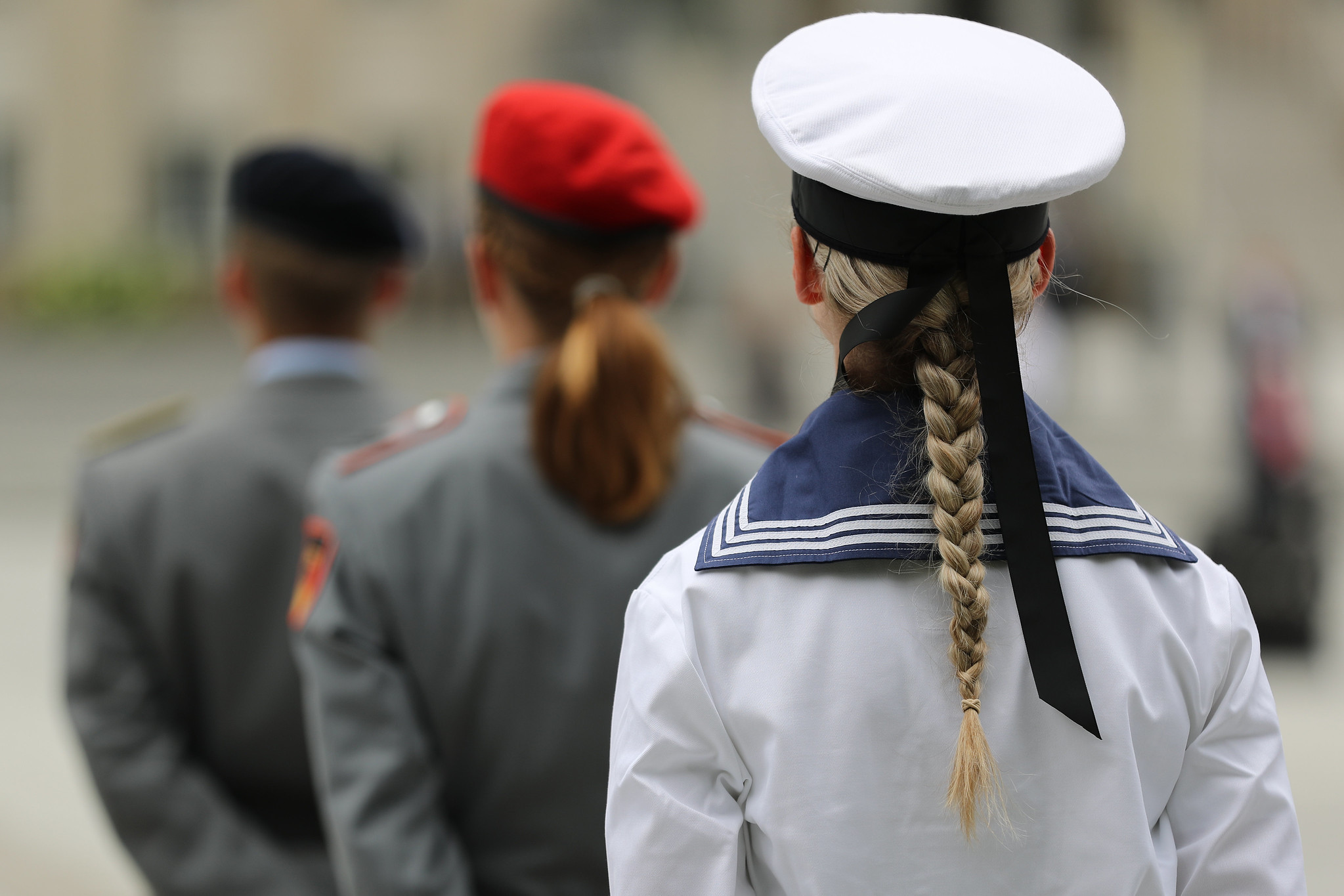 Der Wehrdienst soll ein Update erhalten. Reicht die Freiwilligkeit oder wird der Dienst an der Waffe wieder verpflichtend? Und wie gerecht ist ein allgemeiner Wehrdienst, wenn Frauen nicht verpflichtet werden können?