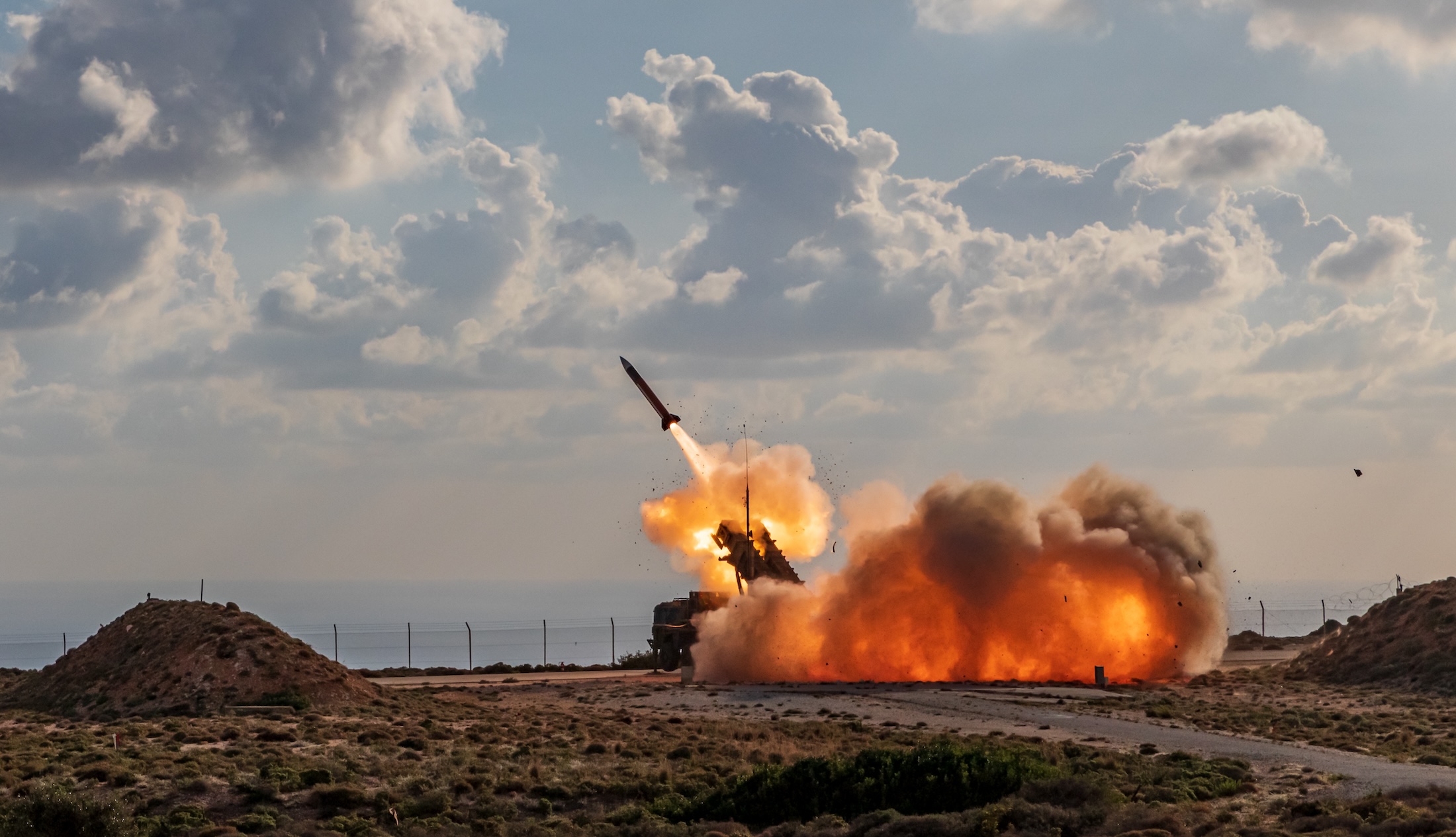 European Sky Shield Initiative (ESSI) – Eine Erfolgsgeschichte: Es kommt morgen nicht nur eine "25 Mio Vorlage" zur Beschaffung weiterer Patriot in den Haushaltsausschuss, sondern auch die Beschaffung von Flugkörper GEM-T für das Luftverteidigungssystem.