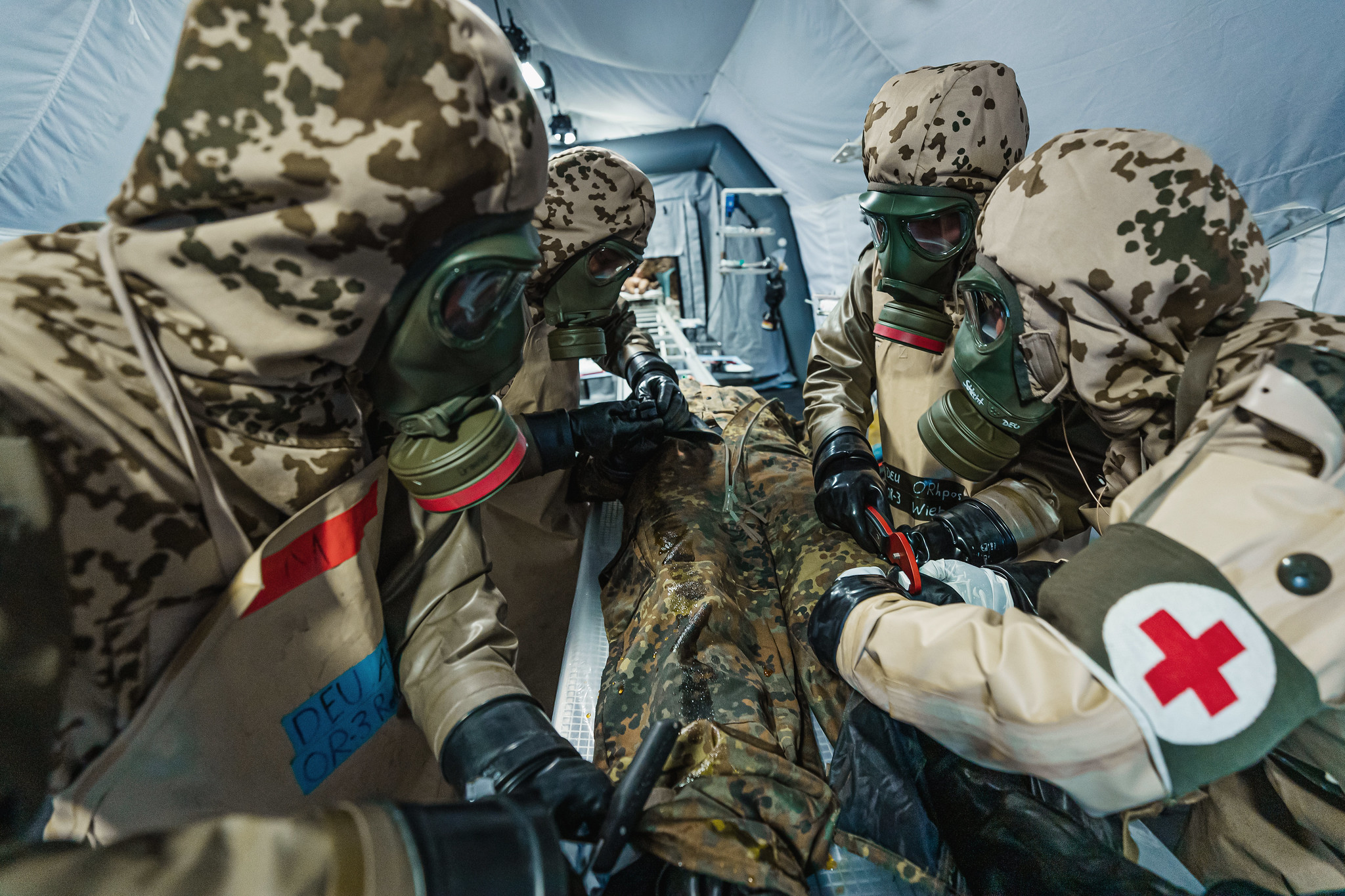 Der Sanitätsdienst der Bundeswehr besitzt national wie international einen hervorragenden Ruf, wobei er sich nicht nur in der Pandemie oder bei den jüngsten Evakuierungsmissionen bewährte. Seine Eingliederung in das Kommando Unterstützung im Zuge der Bundeswehrreform führt dementsprechend zu flächendeckender Kritik in Deutschland.