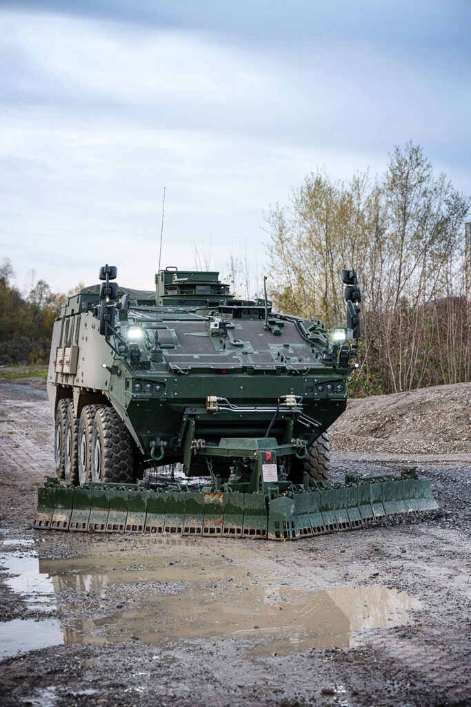 Divisionen des Heeres: PIRANHA in offenem Gelände mit Pioniergerät. 2. Tranche der Schweizer Armee: PI PZ 21 8X8 GL PIRANHA IV MFZ. Foto: VBS / DDPS