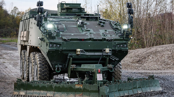 Divisionen des Heeres: PIRANHA in offenem Gelände mit Pioniergerät. 2. Tranche der Schweizer Armee: PI PZ 21 8X8 GL PIRANHA IV MFZ. Foto: VBS / DDPS