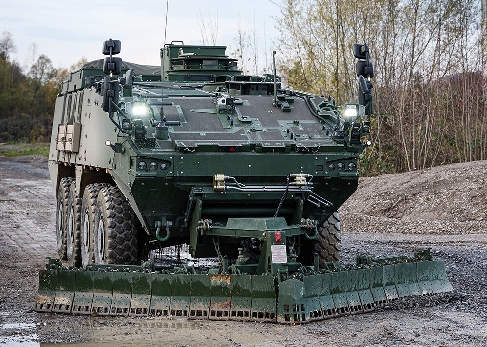 Divisionen des Heeres: PIRANHA in offenem Gelände mit Pioniergerät. 2. Tranche der Schweizer Armee: PI PZ 21 8X8 GL PIRANHA IV MFZ. Foto: VBS / DDPS