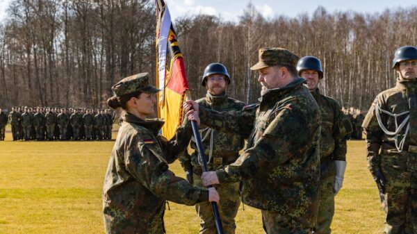Gestern übergab Oberstleutnant Manuel Leder das Kommando über die Flugabwehrraketengruppe 21 an Oberstleutnant Sandra Pillath.