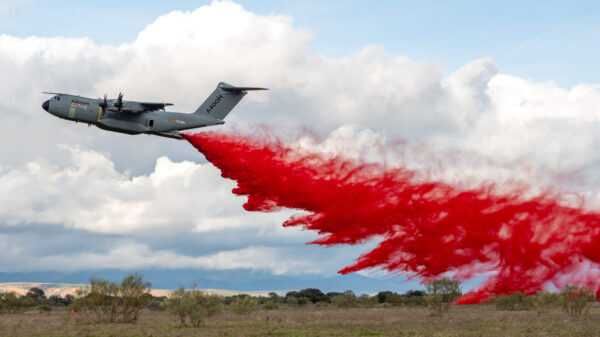 Neuer Prototyp-Bausatz für den A400M für Feuerbekämpfung von Airbus getestet.