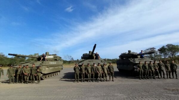 GDELS trainiert philippinische Streitkräfte am leichten Panzer ASCOD.