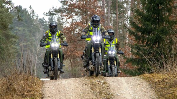 Angekommen in der Truppe: In Kümmersbruck wird bereits die Ausbildung mit der Yamaha Ténéré 700, dem neuen geländegängigen Motorrad der Bundeswehr, vorbereitet.