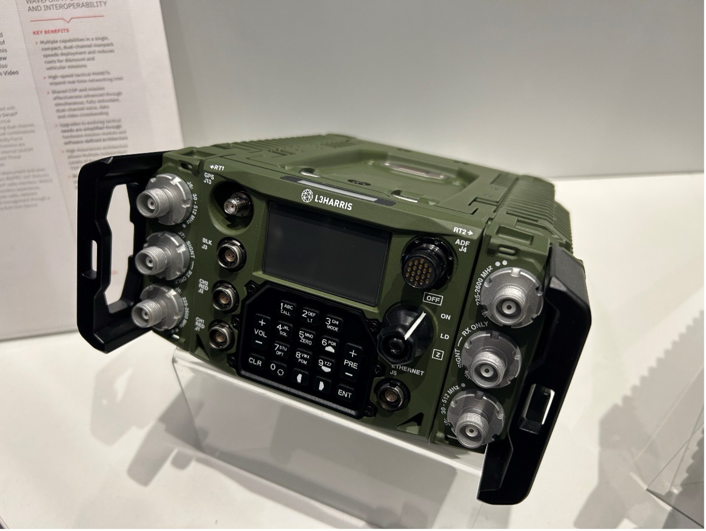 Auch das FALCON IV AN/PRC-167 soll demnächst in der Bundeswehr genutzt werden. Auch hier handelt es sich um ein Zwei-plus-Eins-Kanal-Funkgerät mit V/UHF-Multiband Fähigkeiten und der WRAITH Wellenform. (Foto: AF)