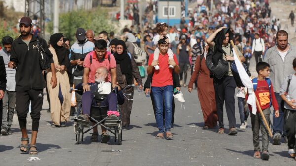 Darf Israel das nach dem humanitären Völkerrecht? Palästinenser fliehen aus dem nördlichen Gazastreifen © UNRWA photo by Ashraf Amra