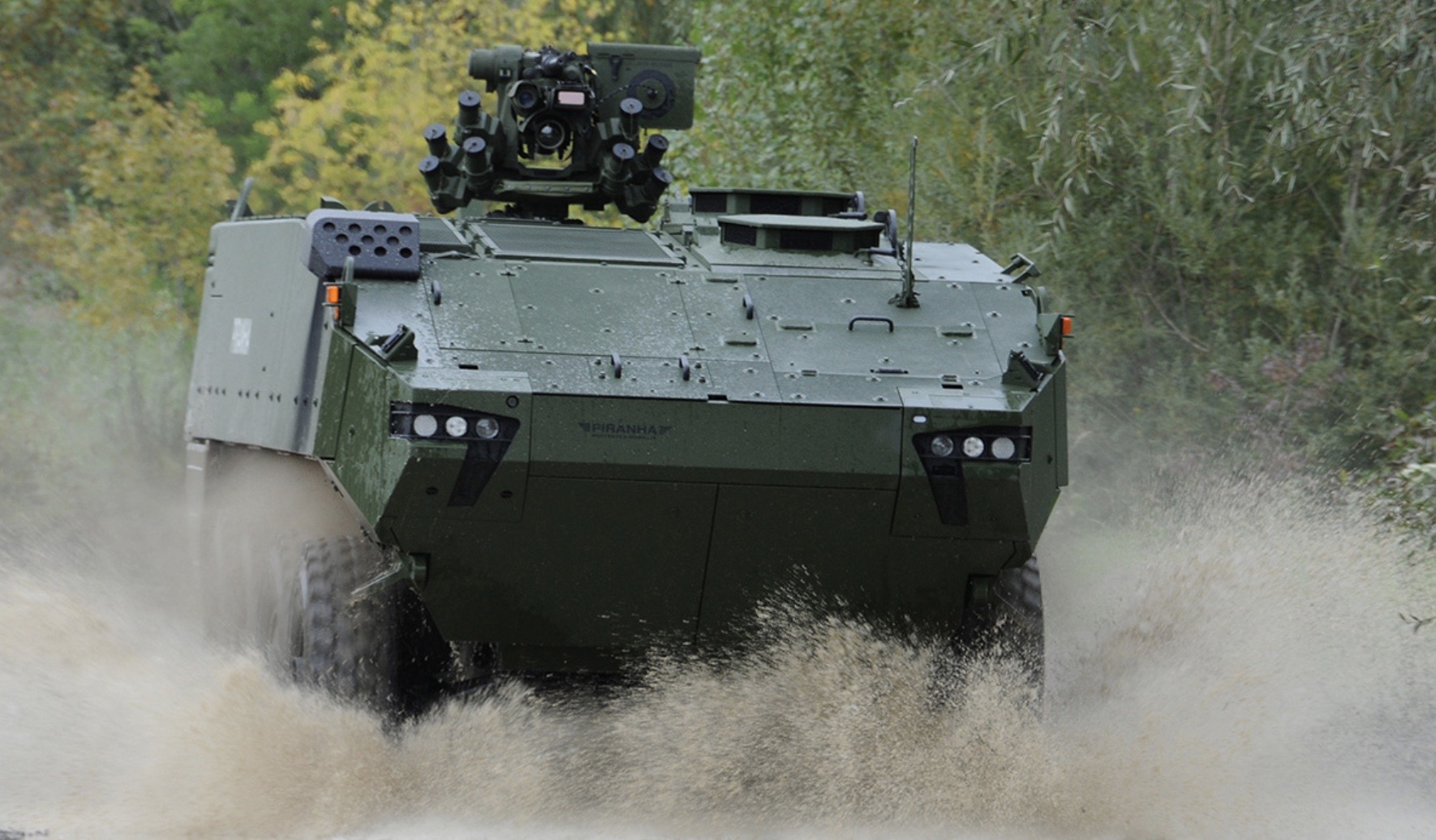 Neues Spähfahrzeug: Macht das Rennen um die Nachfolge Spähwagen Fennek: der Piranha von GDELS – allerdings als 6x6-Variante und nicht wie hier zu sehen mit 4 Achsen.