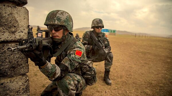 Soldaten der chinesischen Volksbefreiungsarmee VBA bei einer Übung in der Mongolei.