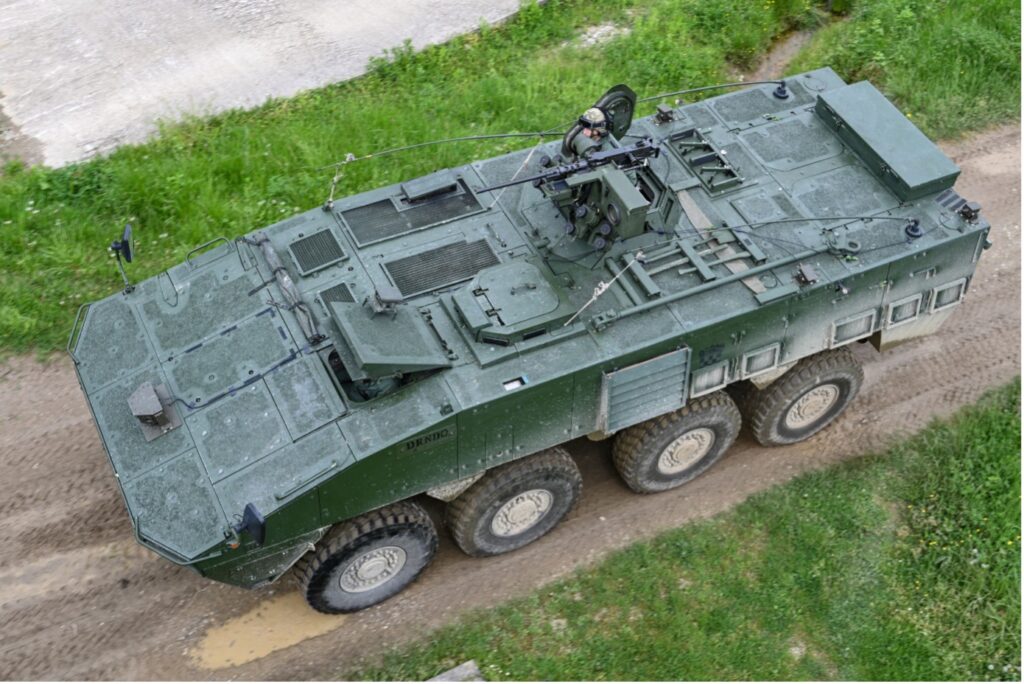 Das System kann laut Herstellern auf allen gängigen Gefechtsfahrzeugen – wie diesem 8x8 Radpanzer – eingesetzt werden. (Foto Vegvisir)