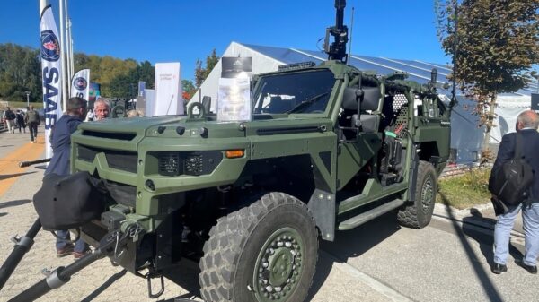 Auf den DALO Industry Days - Das taktische Fahrzeug Mammoth vom niederländischen Hersteller Defenture B.V.. Diese 9-Tonnen-Plattform ist auch die Grundlage für das AGF2 des deutschen Kommando Spezialkräfte (KSK)