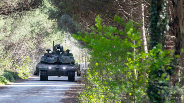 Der Kampfpanzer ALtay aus der Türkei fährt bisher mit südkoreanischem Antrieb.