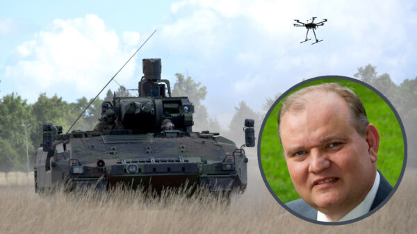 WTD81: Der Schützenpanzer PUMA im Vorgelände der WTD 81 während der Prüfungen und Nachweise, sowie das Portrait von Udo Müller. Foto: Bundeswehr / Köstler