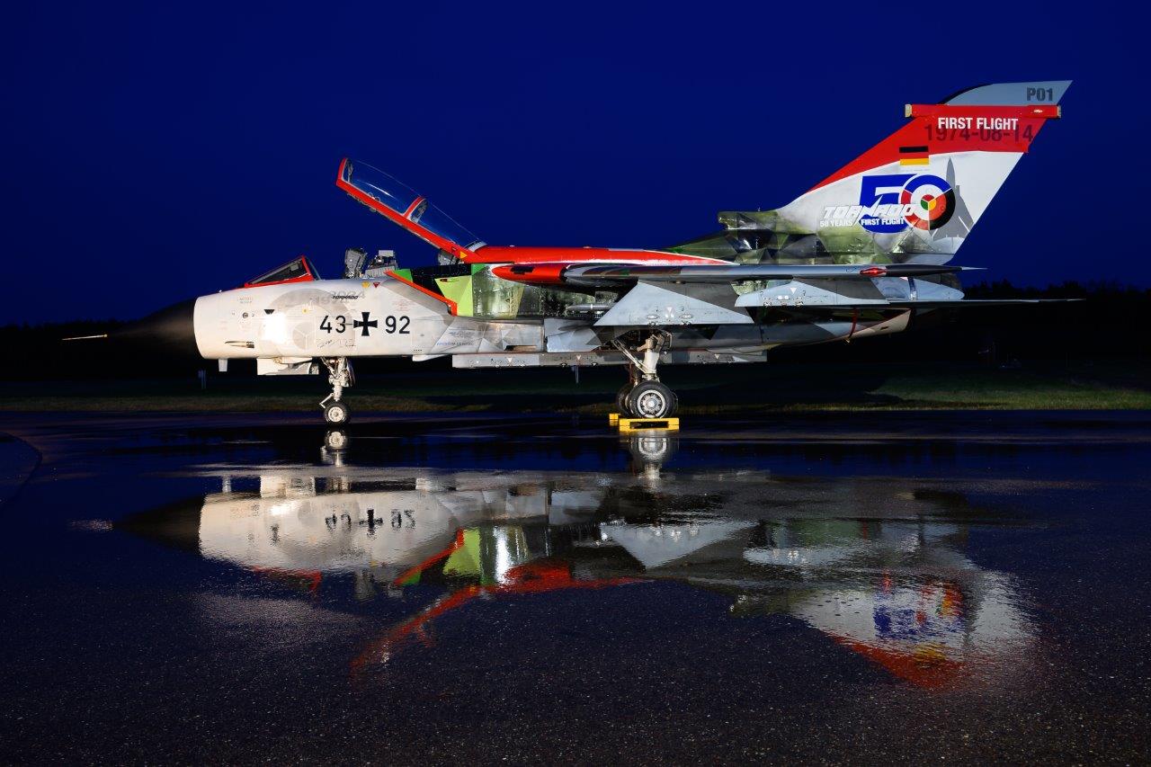 50 Jahre Tornado: Der Tornado mit Sonderlackierung im Profil.