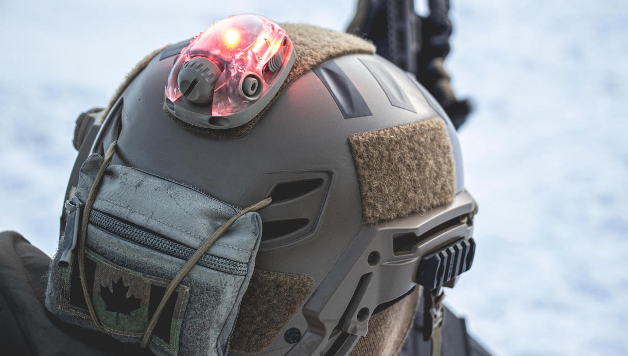 Die Adventure Tactical Trilobyte Helmleuchte ist mittlerweile in der 4. Generation erhältlich. (Foto- Adventure Tactical)