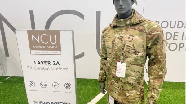 Nordic Combat Uniform : Die flammhemmende Uniform und Layer 2A beinhaltet das PYRAD-Material von Gore.