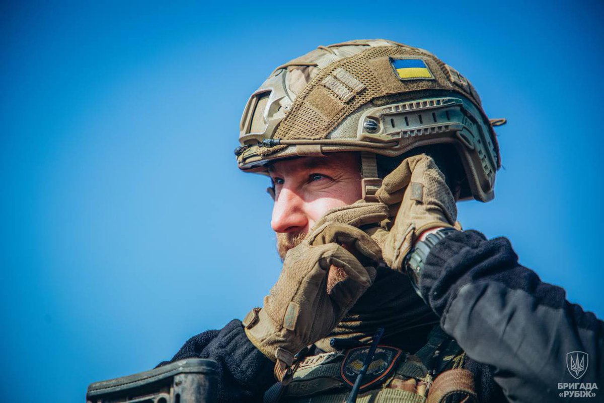 Erhält bald russisches Geld zur Finanzierung von Munition und Waffen: Soldat der ukrainischen Rubizh Brigade