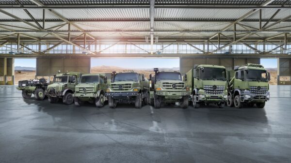 Die Fahrzeuge von Daimler Trucks lassen sich mit dem Mithra OS-Betriebssystem von ARX Robotics sogar zum autonomen Fahren befähigen.