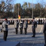 Generalmajor Stefan Lüth ist der „neue“ Amtschef und meldet dem Generalinspekteur die Übernahme der Dienstgeschäfte.