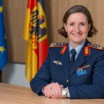 Generalstabsarzt Dr. Nicole Schilling wurde der erste weibliche Drei-Sterner der Bundeswehr.